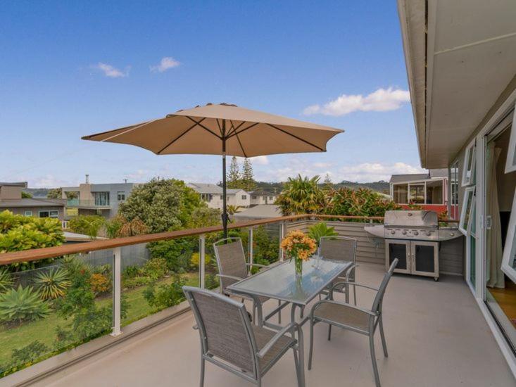 Hosts On The Coast View To Mercury Whitianga Exterior photo